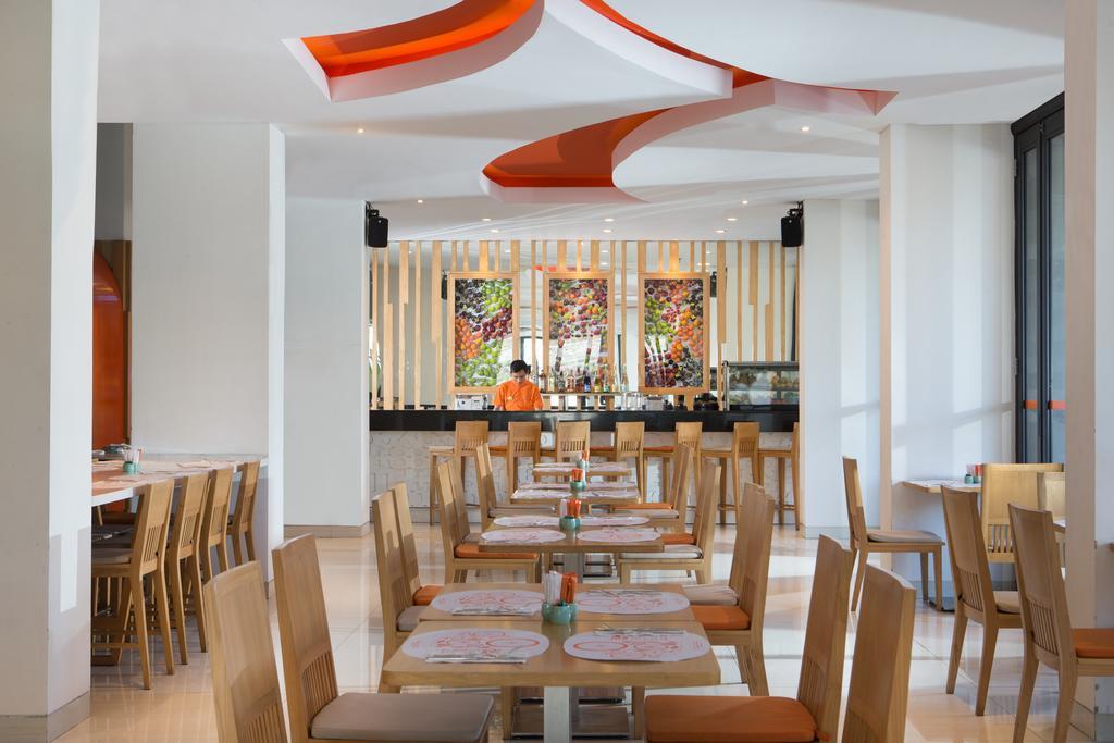 Harris Hotel Raya Kuta Lombok Dış mekan fotoğraf