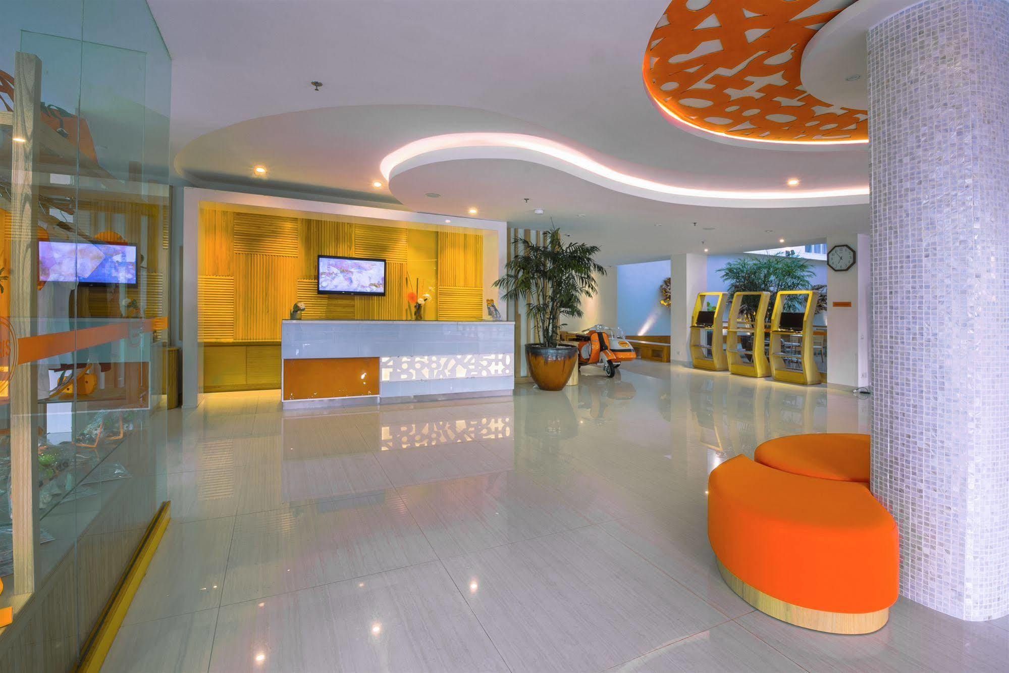 Harris Hotel Raya Kuta Lombok Dış mekan fotoğraf