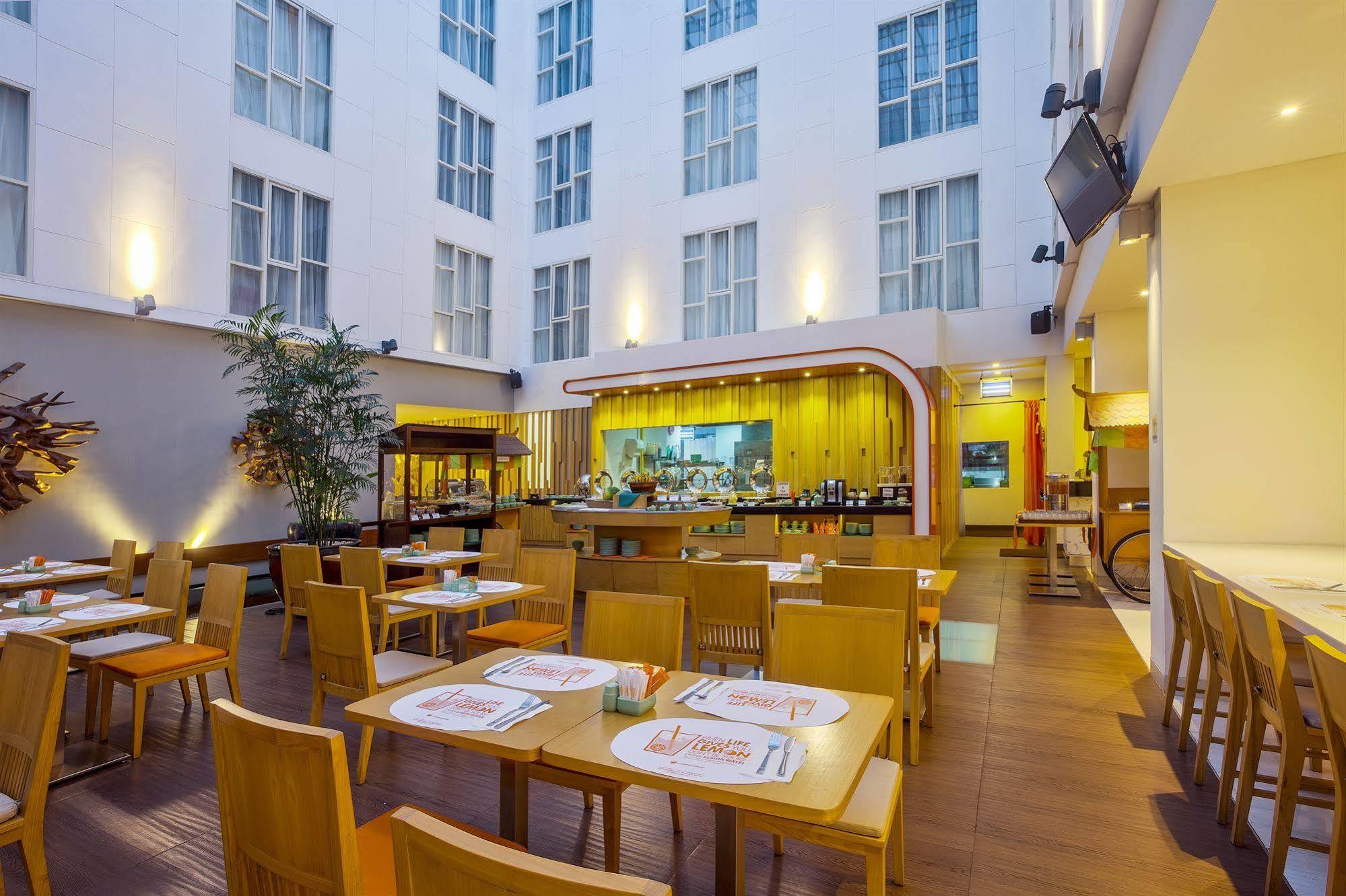 Harris Hotel Raya Kuta Lombok Dış mekan fotoğraf