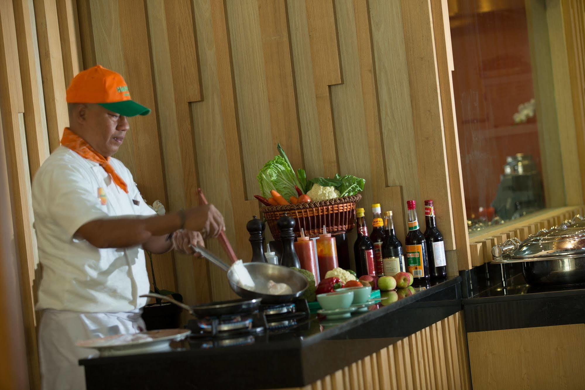 Harris Hotel Raya Kuta Lombok Dış mekan fotoğraf