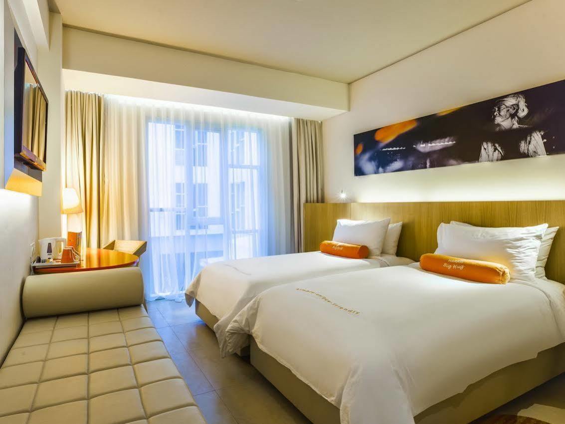 Harris Hotel Raya Kuta Lombok Dış mekan fotoğraf