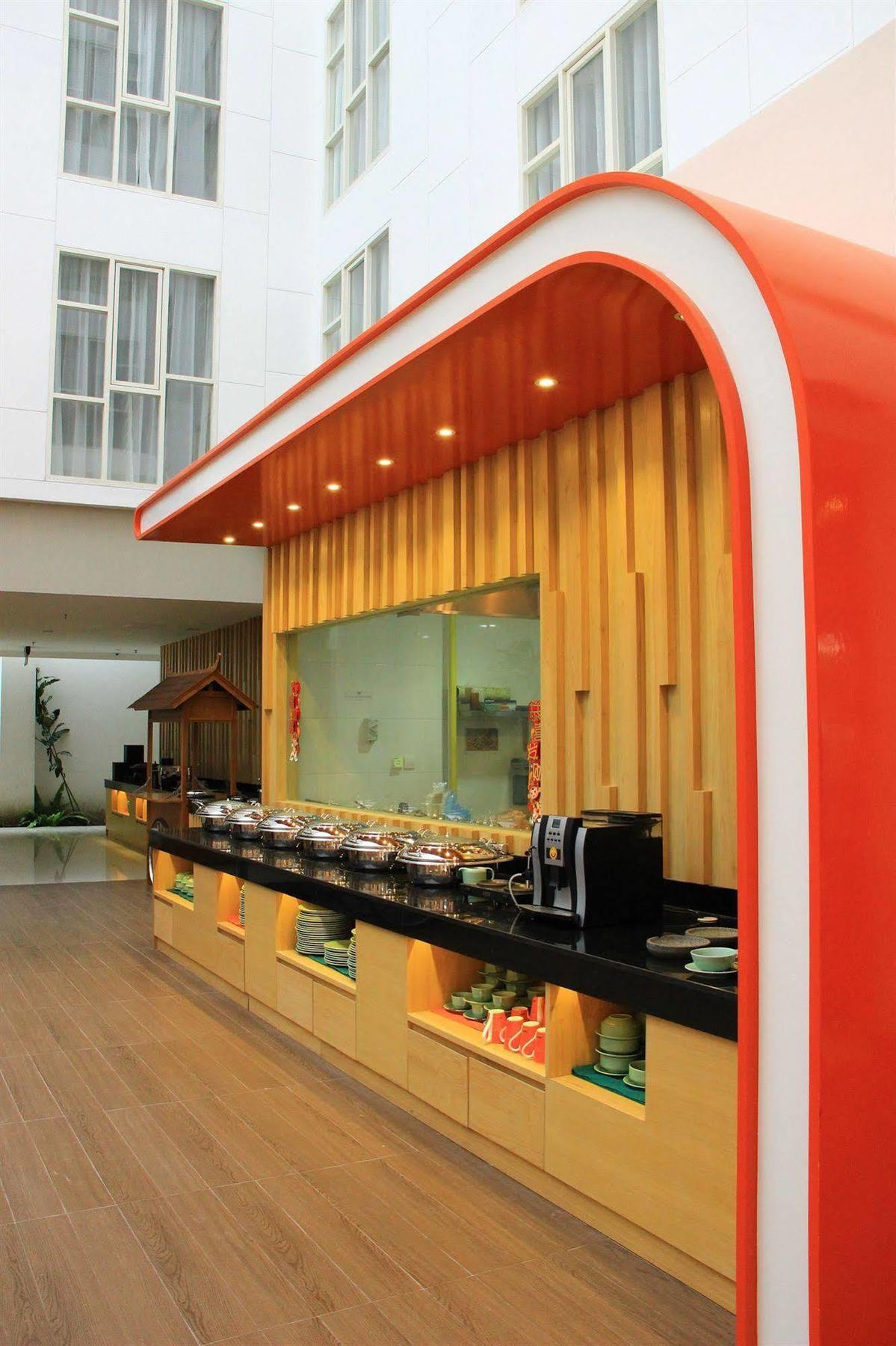 Harris Hotel Raya Kuta Lombok Dış mekan fotoğraf