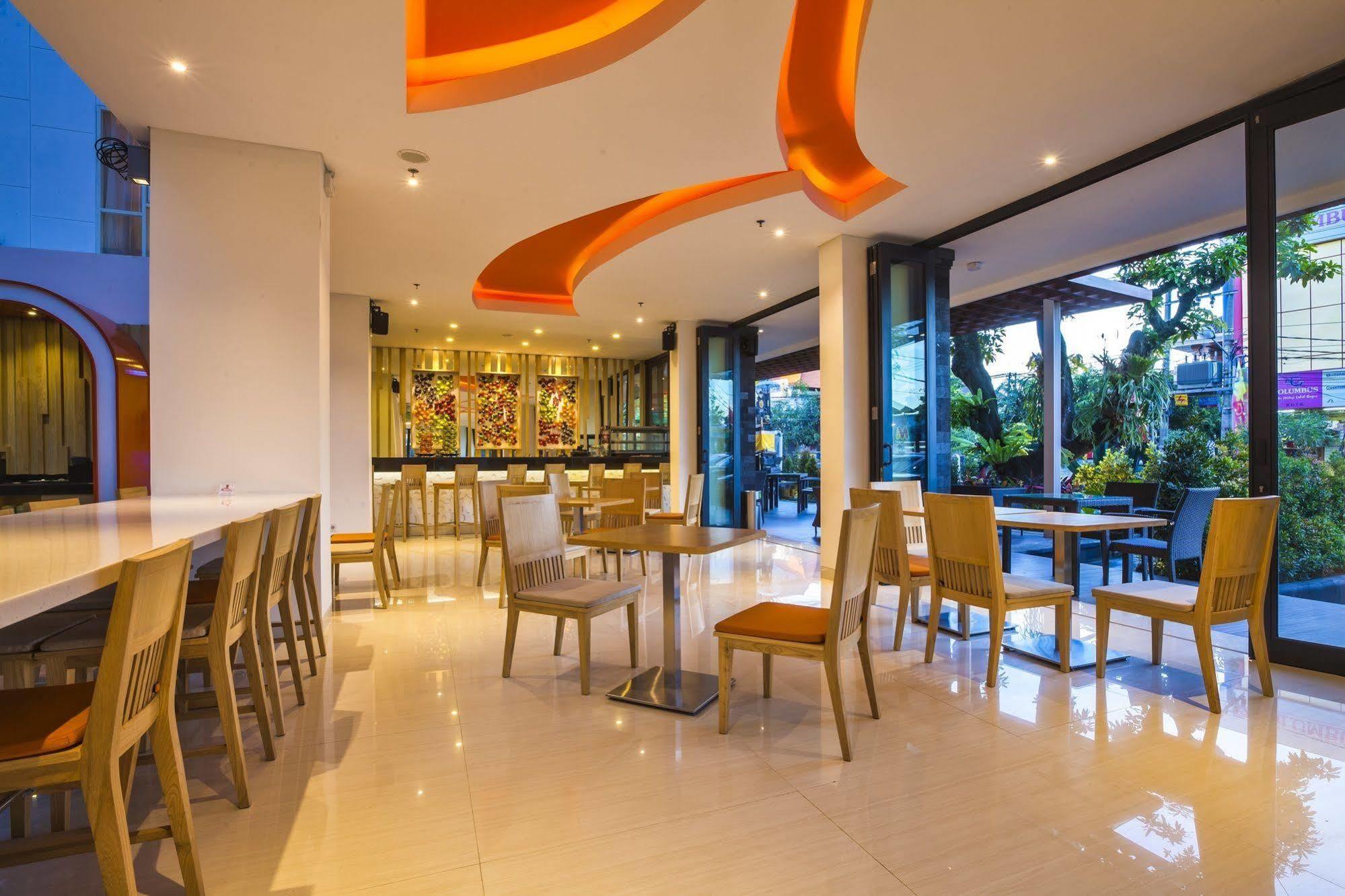 Harris Hotel Raya Kuta Lombok Dış mekan fotoğraf