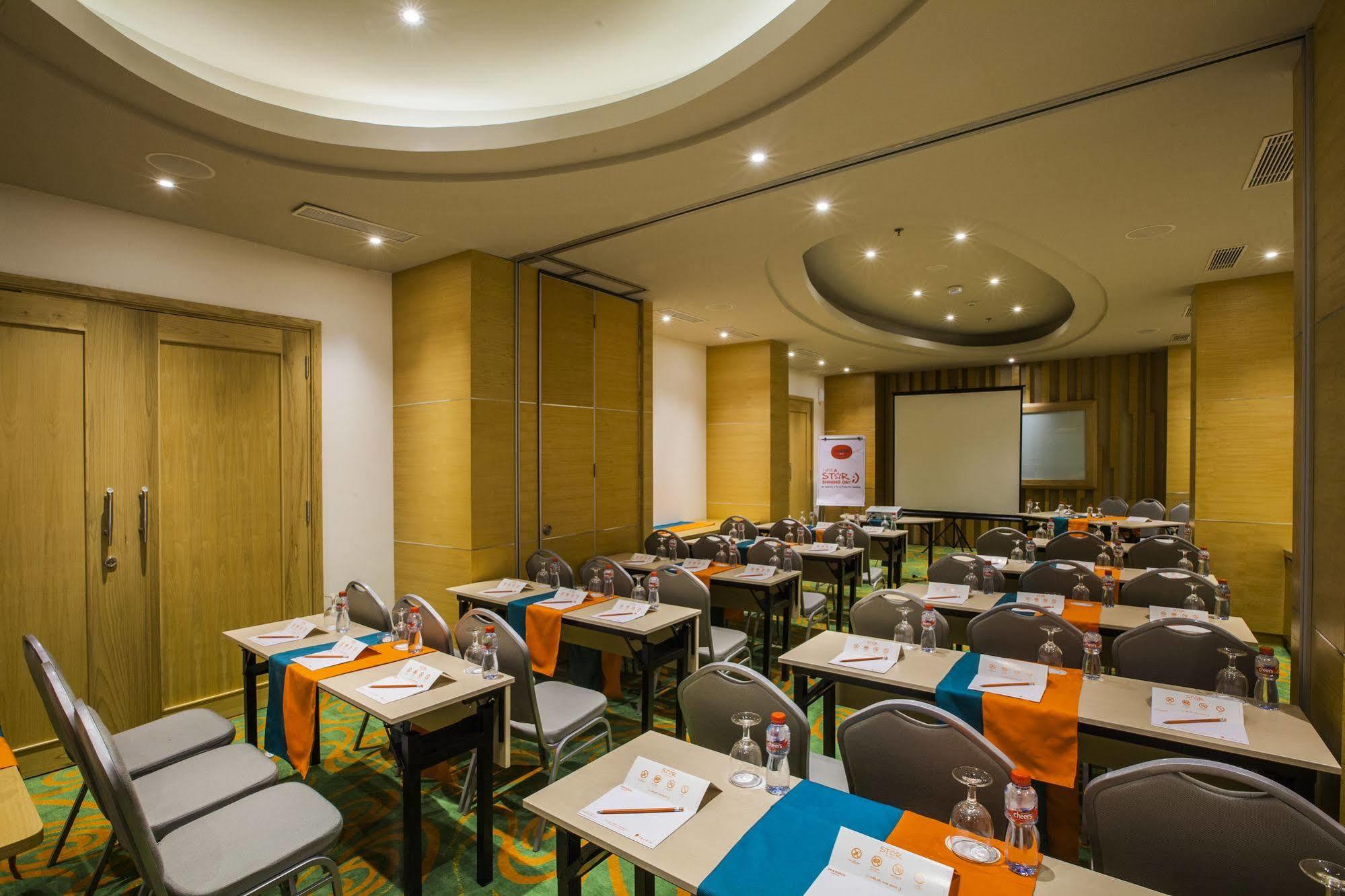Harris Hotel Raya Kuta Lombok Dış mekan fotoğraf